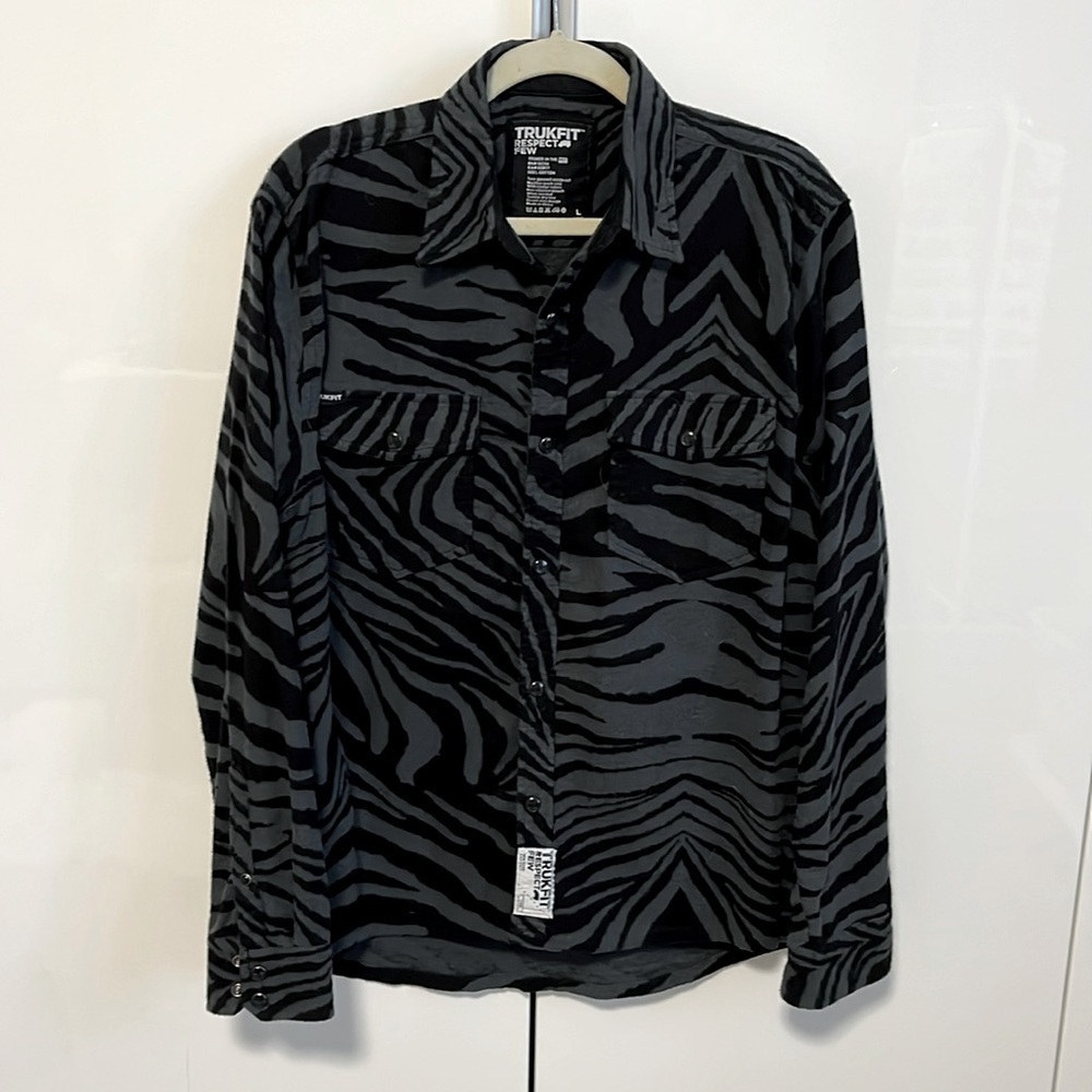 TRUKFIT Cotton Animal Print Flannel Button Down Shirt, Size L
